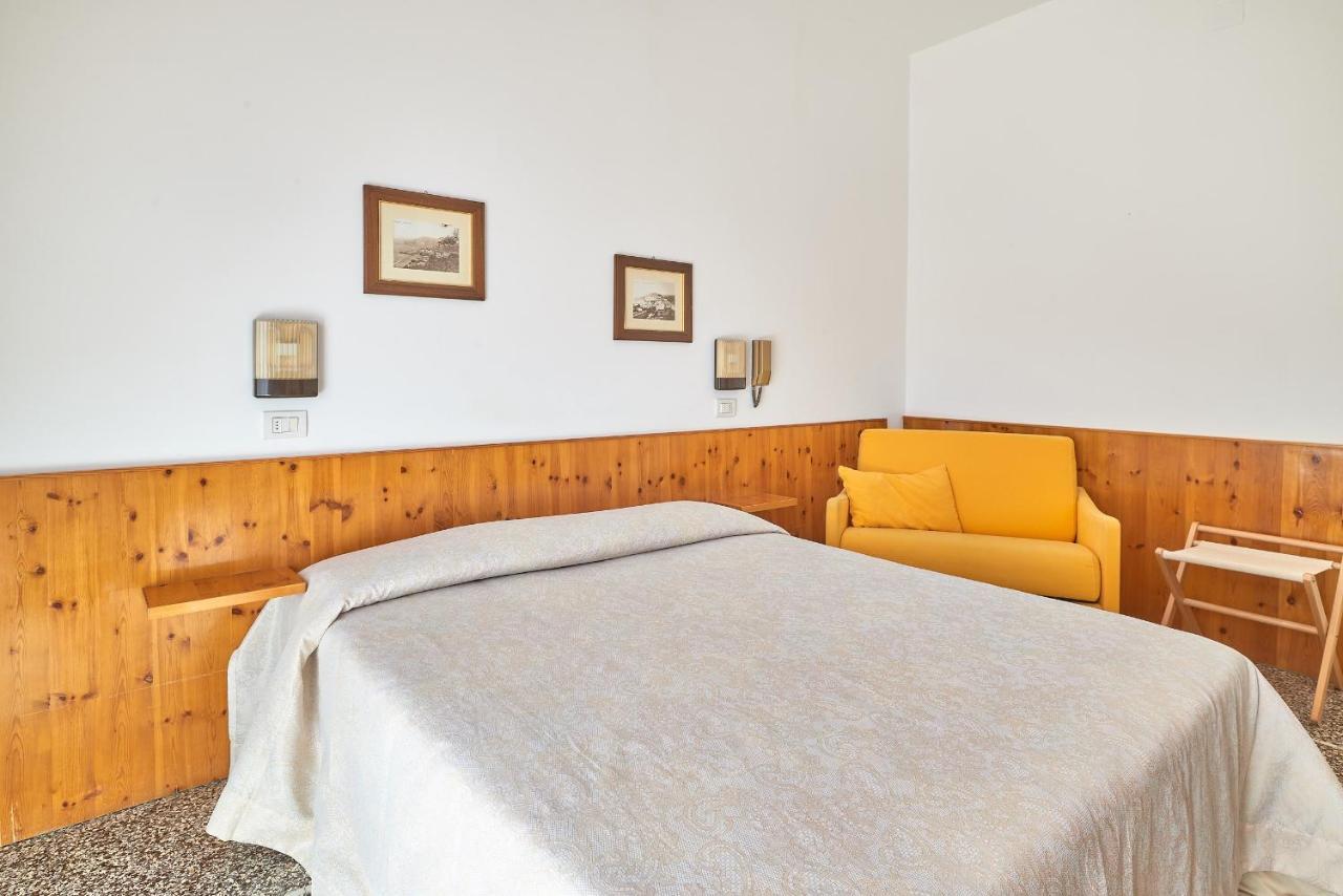 Albergo Natalina Finale Ligure Dış mekan fotoğraf